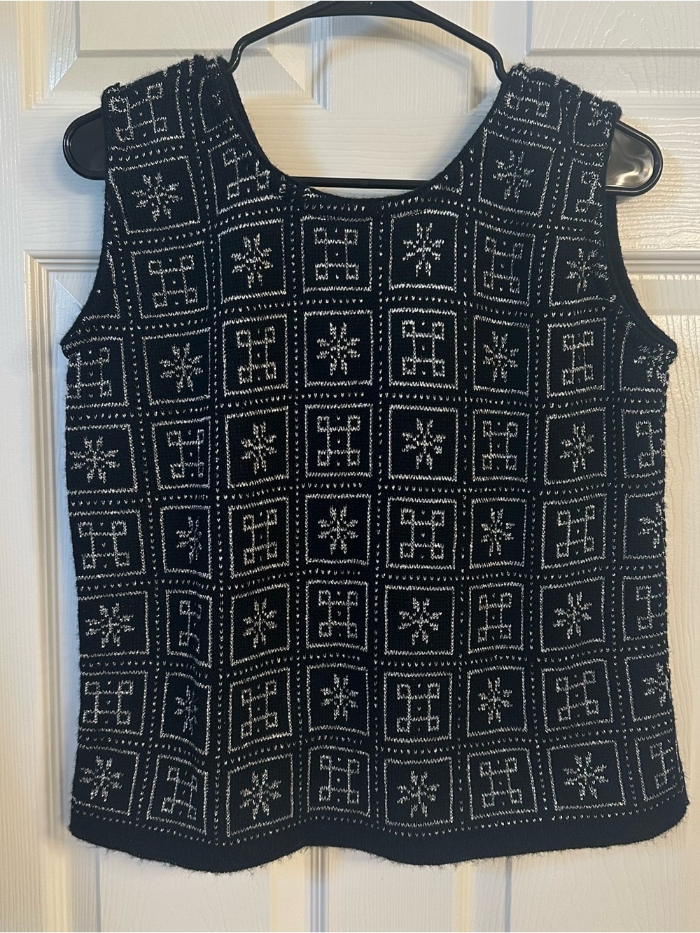 Vintage Sally Gee Sleeveless Knit Top Black Geometric WPL 11421